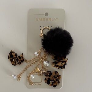 ☀️Black and Gold Leopard Floral Key Charm